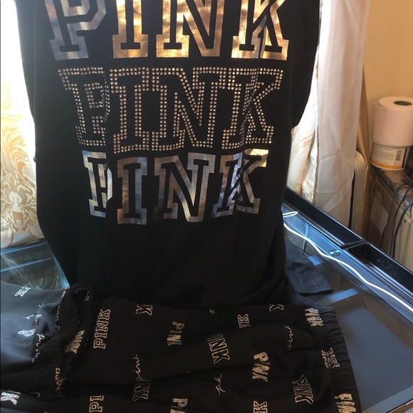PINK Victoria's Secret Pants - Victoria secret Pink pullover and joggers set